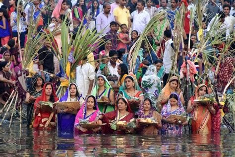 PHOTOS: Millions pray to setting sun to mark Chhath festival - Rediff ...