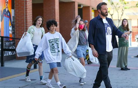 Ben Affleck Goes Shopping With His & Jennifer Lopez's Kids: Photos!