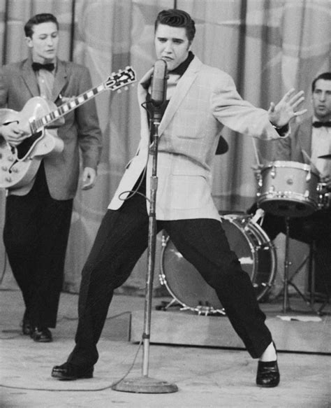 Elvis Presley Pictures | POPSUGAR Celebrity Photo 12