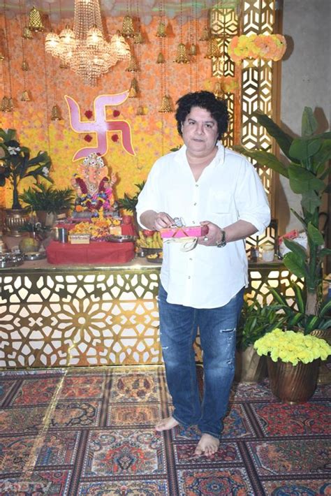 Ganesh Chaturthi 2023: Stars offers prayers at Lalbaugcha Raja