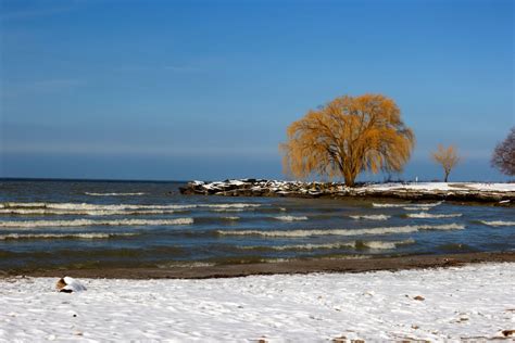 'Alarmingly slow' seasonal trend in Great Lakes has experts concerned ...