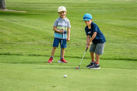 Junior golf program gives youngsters a chance to learn some skills over the summer ...