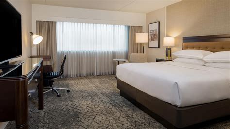 DTW Hotels | Sheraton Detroit Metro Airport