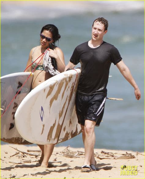 Mark Zuckerberg & Priscilla Chan: Surfing in Hawaii!: Photo 2858132 ...