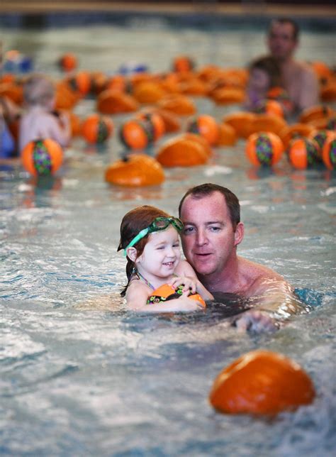 "Keller Pointe" pumpkins float pool Halloween swim decorat… | Flickr