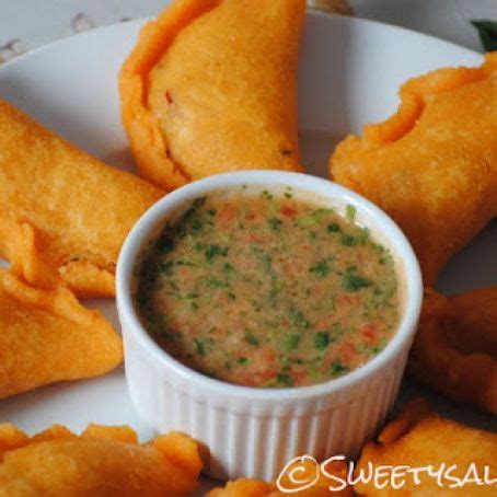 Colombian Empanadas with Hot Sauce Recipe - (4/5)