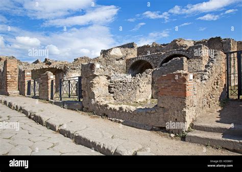 Ancient Roman city of Pompeii Stock Photo - Alamy