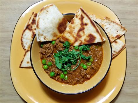 Indian Beef Curry With Peas And Buttery Naan - Chef Part-Time