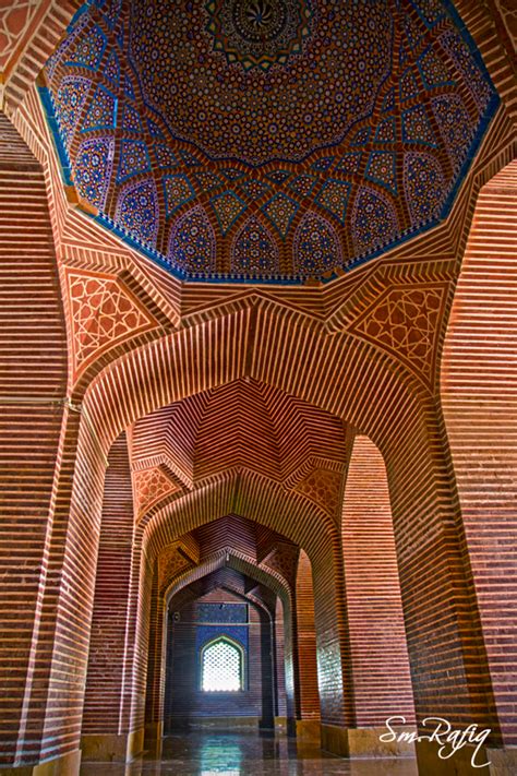 BETWEEN THE ARCHES OF SHAH JAHAN MOSQUE | Mosque architecture, Shah jahan mosque, Mosque