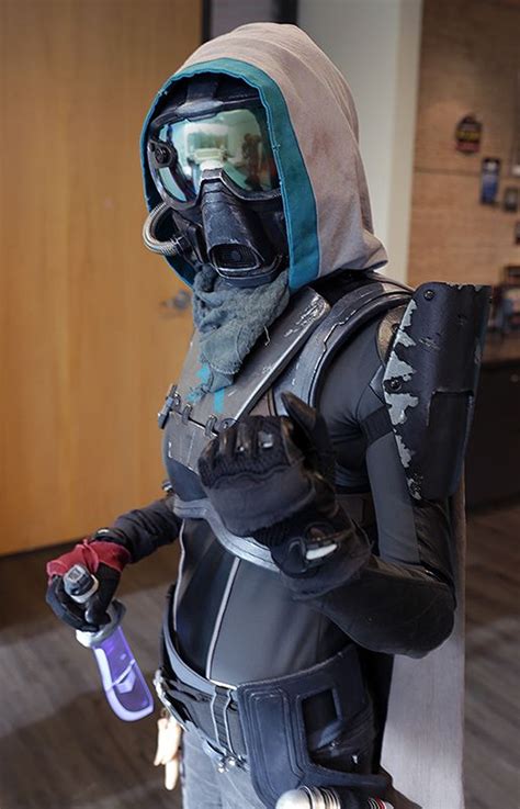 Destiny Hunter Bladedancer costume | Destiny hunter cosplay, Destiny hunter, Destiny cosplay