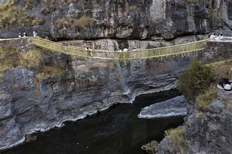 Gravity-defying: revamping an Inca rope suspension bridge