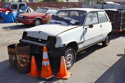 THE STREET PEEP: 1981 Renault Le Car + Le Parts Car