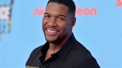 Michael Strahan Biography: Net Worth, Wife, Age, Children, Twin Brother ...