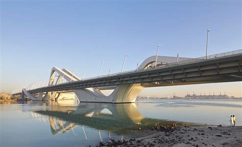 Puente Sheikh Zayed / Zaha Hadid Architects | ArchDaily México