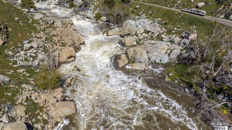 California kayaker dies, 4 others rescued from high-flowing Kern River ...