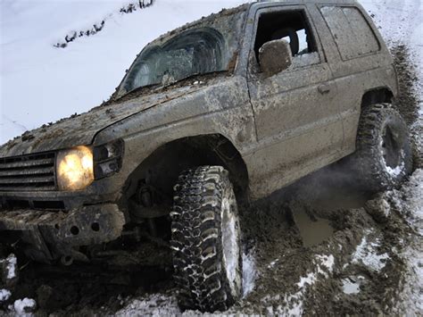 Mud + snow tires count as winter tires: Tribunal