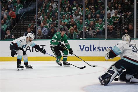 "Roope Hintz has the highest hockey IQ" - Fans hail Dallas Stars ...