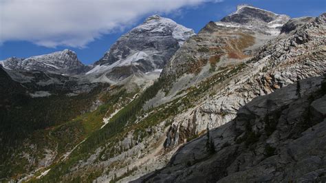 Glacier National Park, British-Columbia [4096x2304][OC] : r/EarthPorn