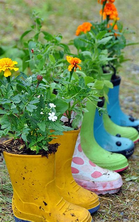 10 Creative DIY Garden Planters Made from Upcycled Finds - DIY Planter Box