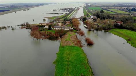 Hundred Foot Washes, Uk Flooding at Earith Bridge, Sutton Gault, Mepal and Welney - YouTube