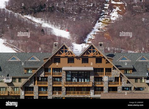 Stowe vermont ski hi-res stock photography and images - Alamy