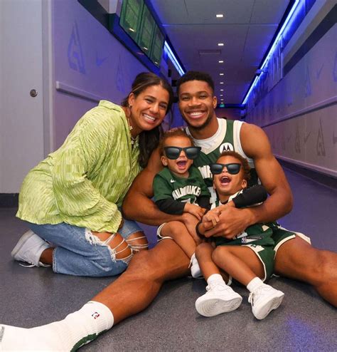 Giannis Antetokounmpo family: girlfriend, kids, parents, siblings ...