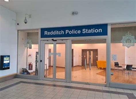 New signs point way to temporary Redditch Police Station - The Redditch ...