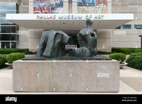 Entrance to the Dallas Museum of Art in Dallas, Texas Stock Photo - Alamy