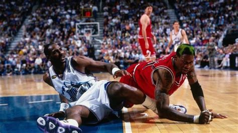 Dennis Rodman VS Karl Malone Fight! - YouTube