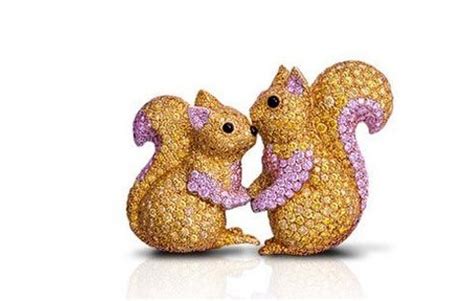 let us go: Clever and charming graff animal brooches