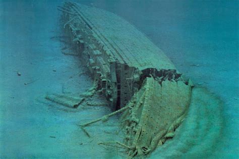 Wreck of the HMHS Brittanic, sister ship to the titanic. 400 feet under ...