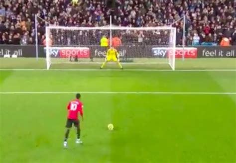 Video: Marcus Rashford gives Man Utd lead after VAR gives penalty