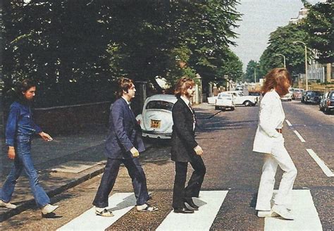 The Beatles crossing Abbey Road, 8 August 1969 | The Beatles Bible