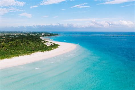 Miyakojima tourist beach from above, Tropical Japan - Islands of Japan ...