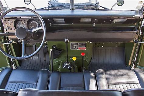 LAND ROVER SERIES 3 interior how's... - Vintage Land Rover pictures only | Land rover, Voiture