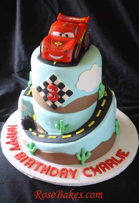 Cars 2 Lightning McQueen Cake