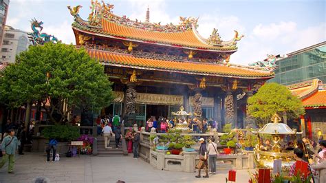 Longshan Temple in Taipei, | Expedia