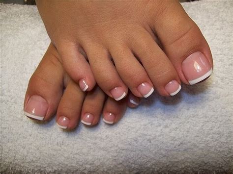 Easy French Pedicure At Home | Cool Nail Design Ideas | Gel toe nails ...