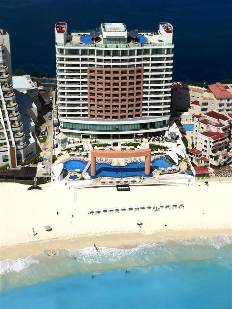 Beach Palace Resort All Inclusive in Cancun | Best Rates & Deals on Orbitz