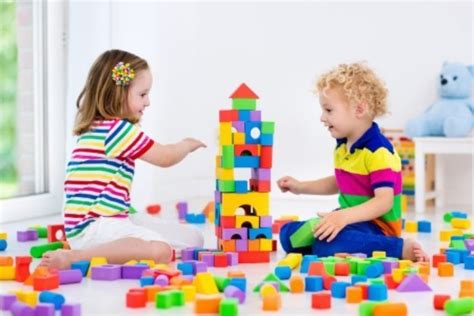 8 Reasons Your Toddlers and Preschoolers Should Play With Blocks ...