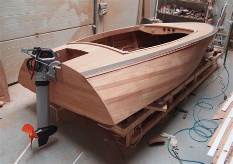 Classic Wooden Boat Plans » Banshee 14 Runabout #boatkits | Classic wooden boats, Wooden boat ...