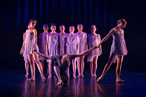 Lyrical Dance - is a fusion of ballet, modern, and jazz technique.