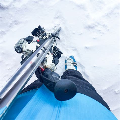 Absolute Beginner's Guide To Skiing - 21 Tips From a Total Newbie