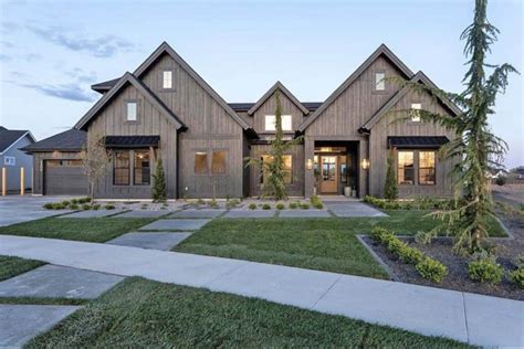 Step into this absolutely gorgeous Idaho house full of amazing design ideas