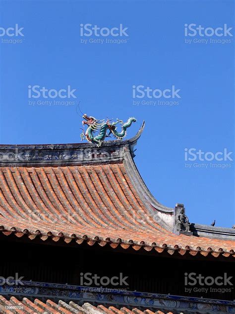 Real Chinese Dragon Stock Photo - Download Image Now - Animal, Artificial, China - East Asia ...