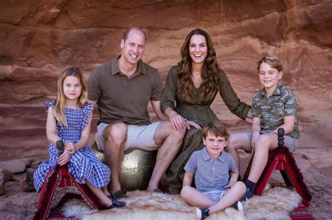 Kate Middleton and Prince William Share Adorable Christmas Card Photo ...