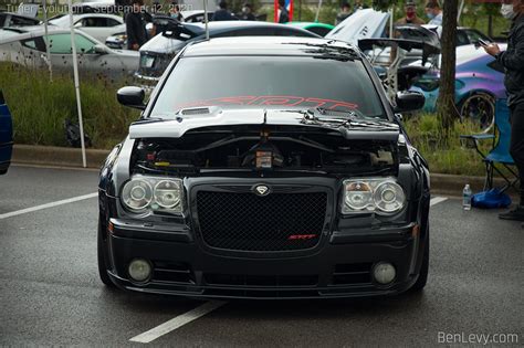 Black Chrysler 300 SRT-8 - BenLevy.com