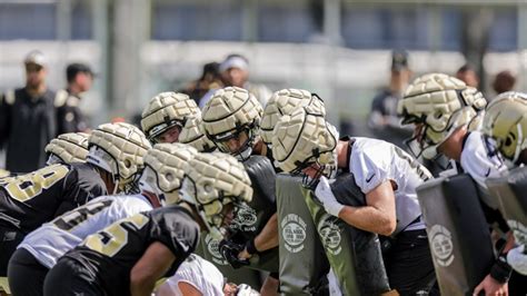 NFL Training Camp: 12 photos of players wearing the new Guardian Caps