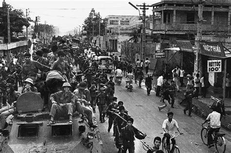 Vietnam: A look back in pictures at the Fall of Saigon 40 years ago - CBS News