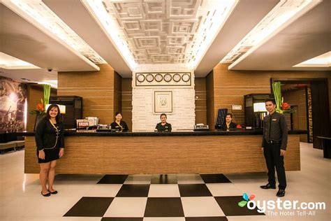 Things That Are Guaranteed to Annoy a Hotel Front Desk Agent | Oyster.com | Oyster.com Top ...